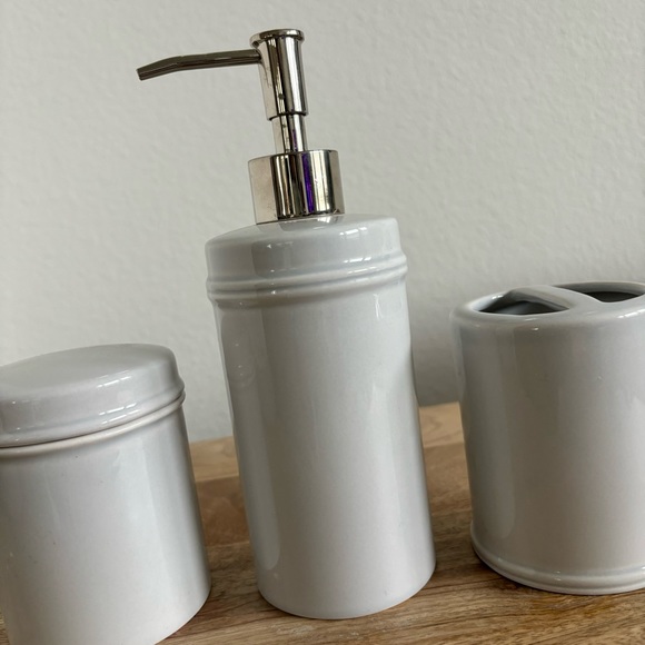 ❌ 3 Pc Ceramic Bathroom Set — Soap Dispenser Toothbrush Holder Cotton Swab Jar - Picture 2 of 8